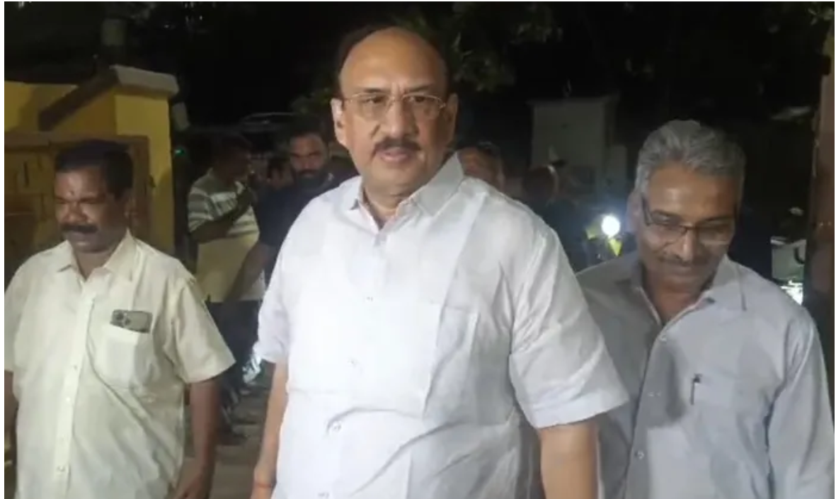 ପୂର୍ବତନ ବିଧାୟକ ପ୍ରଭାତ ବିଶ୍ୱାଳଙ୍କ ଘରେ ନେତାଙ୍କ ଭିଡ଼