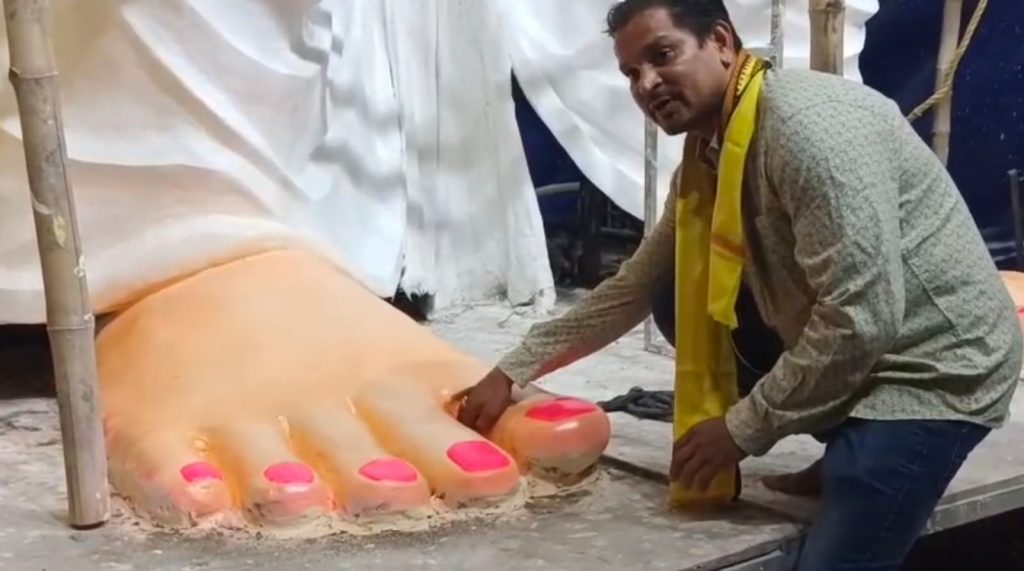 ବ୍ରହ୍ମପୁରରେ ଧୁମ୍‌ଧାମରେ ଗଣେଶ ପୂଜା, ୩୨ ଫୁଟର ଲାଲବାଗଚା ଗଣେଶକୁ ନେଇ ଜୋରଦାର ପ୍ରସ୍ତୁତି